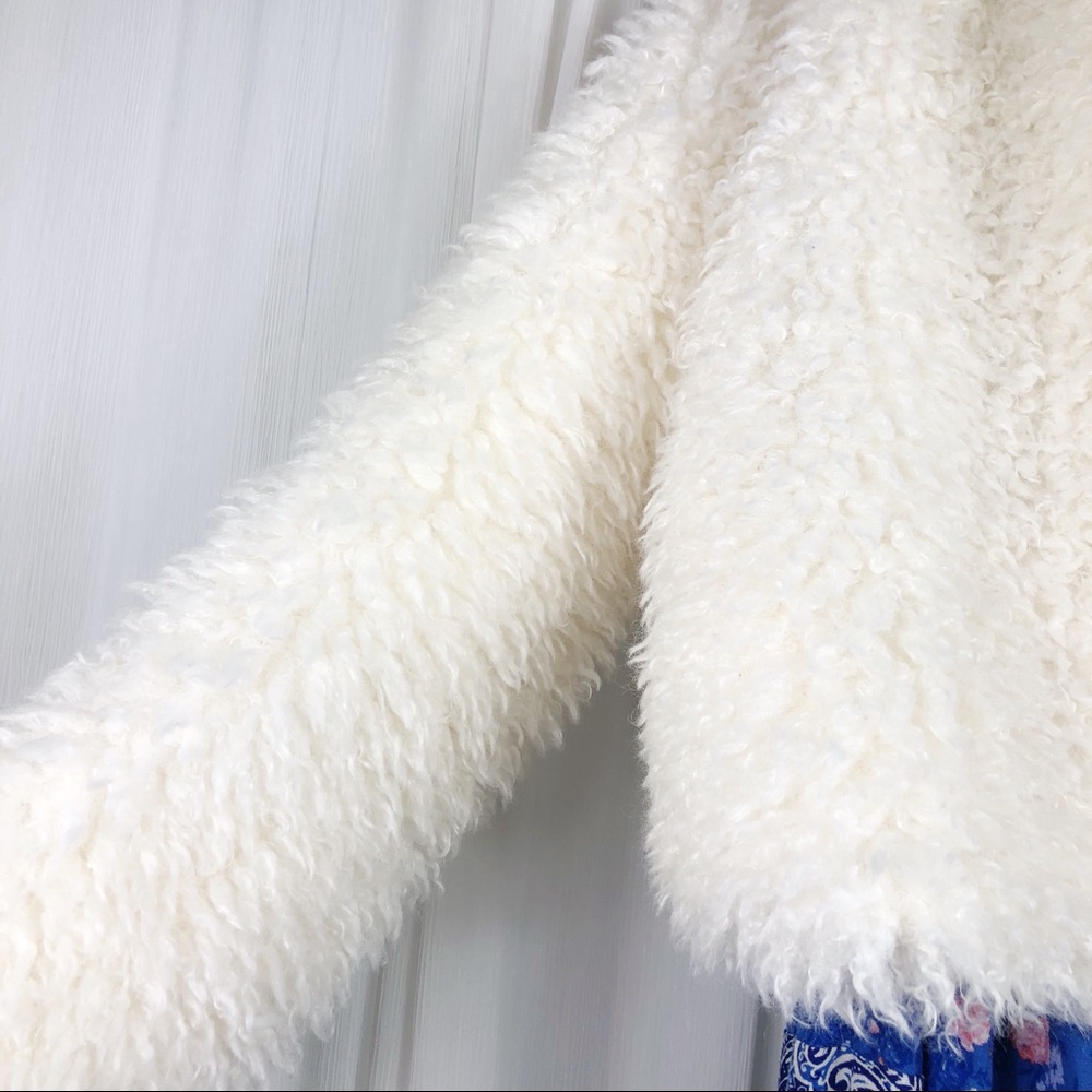 Puffy Fur Jacket in White - Picture 2 of 5